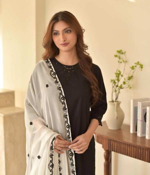 Aira Black Lawn 3pc