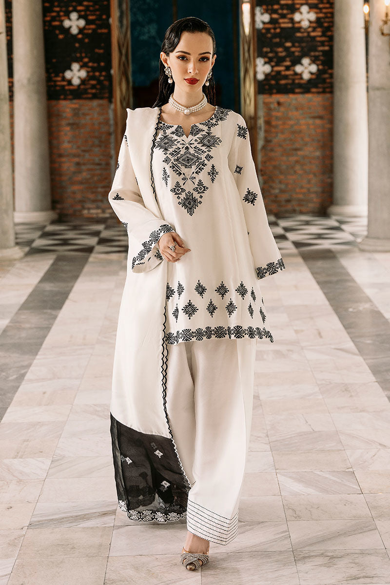 JUNA  LAWN EMB 3PC