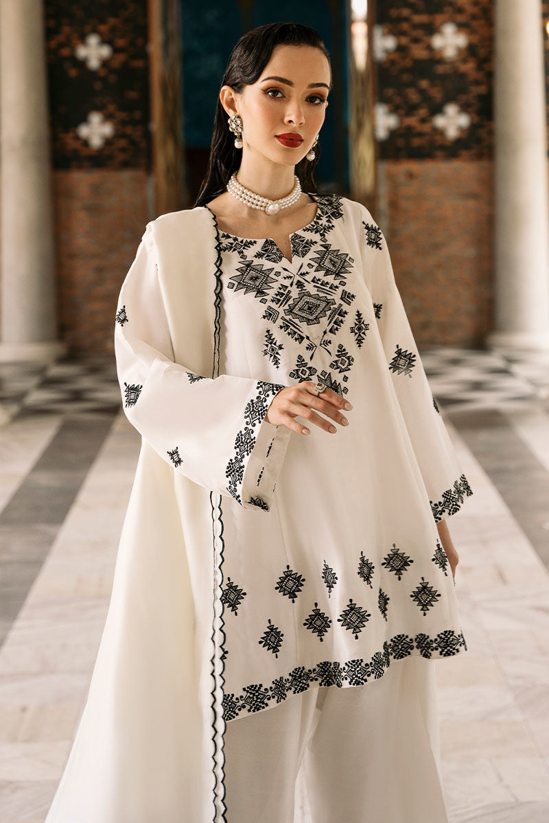 JUNA  LAWN EMB 3PC